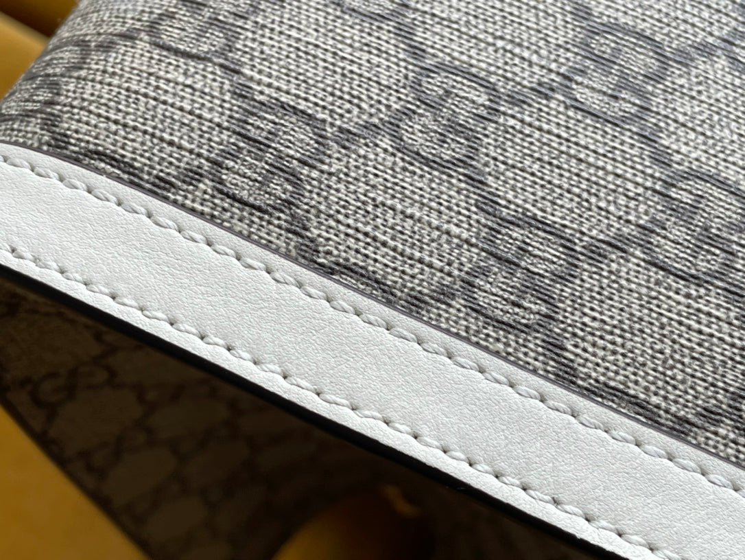 Grand sac bandoulière GG PADLOCK 35 en toile beige et cuir de veau blanc