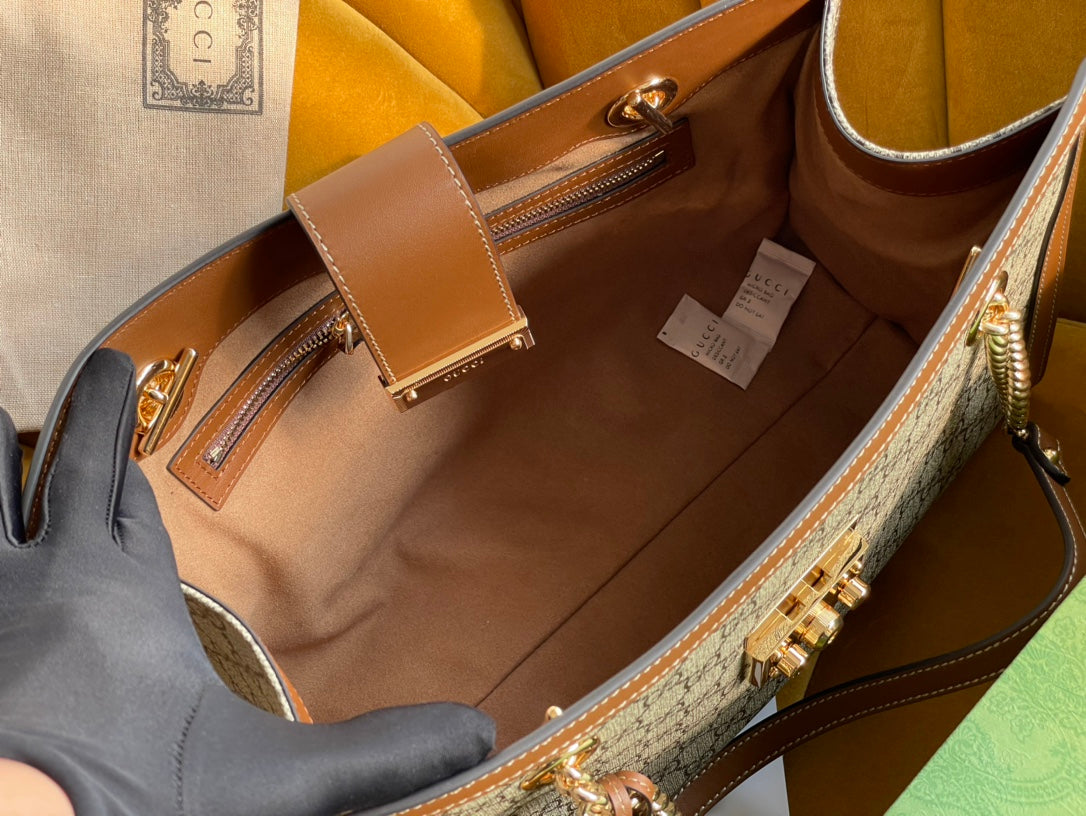 Grand sac bandoulière GG PADLOCK 35 en toile beige et cuir de veau marron