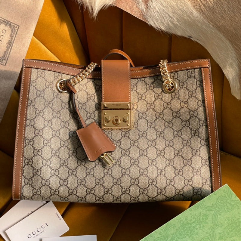 Grand sac bandoulière GG PADLOCK 35 en toile beige et cuir de veau marron