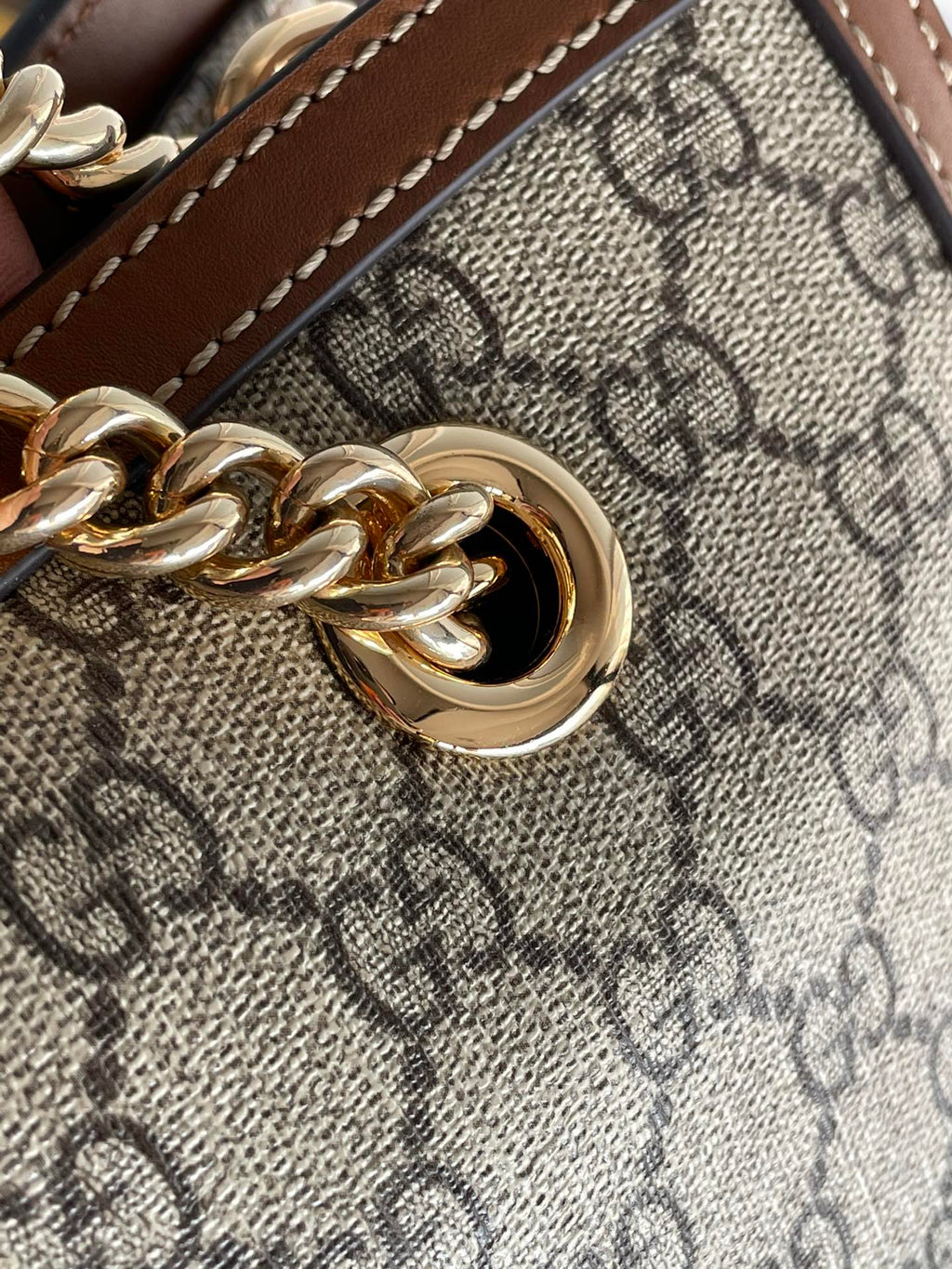 Grand sac bandoulière GG PADLOCK 35 en toile beige et cuir de veau marron