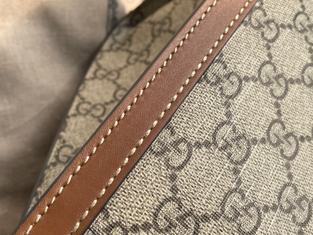Grand sac bandoulière GG PADLOCK 35 en toile beige et cuir de veau marron