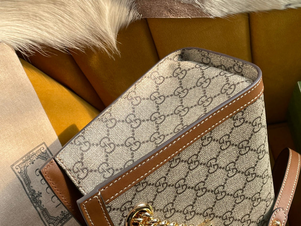 SAC À BANDOULIÈRE GG PADLOCK MOYEN 26 EN TOILE BEIGE ET CUIR DE VEAU MARRON