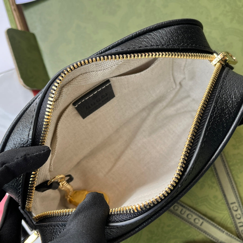 SAC À BANDOULIÈRE EN JEAN 17 NOIR AVEC BORDURE EN CUIR