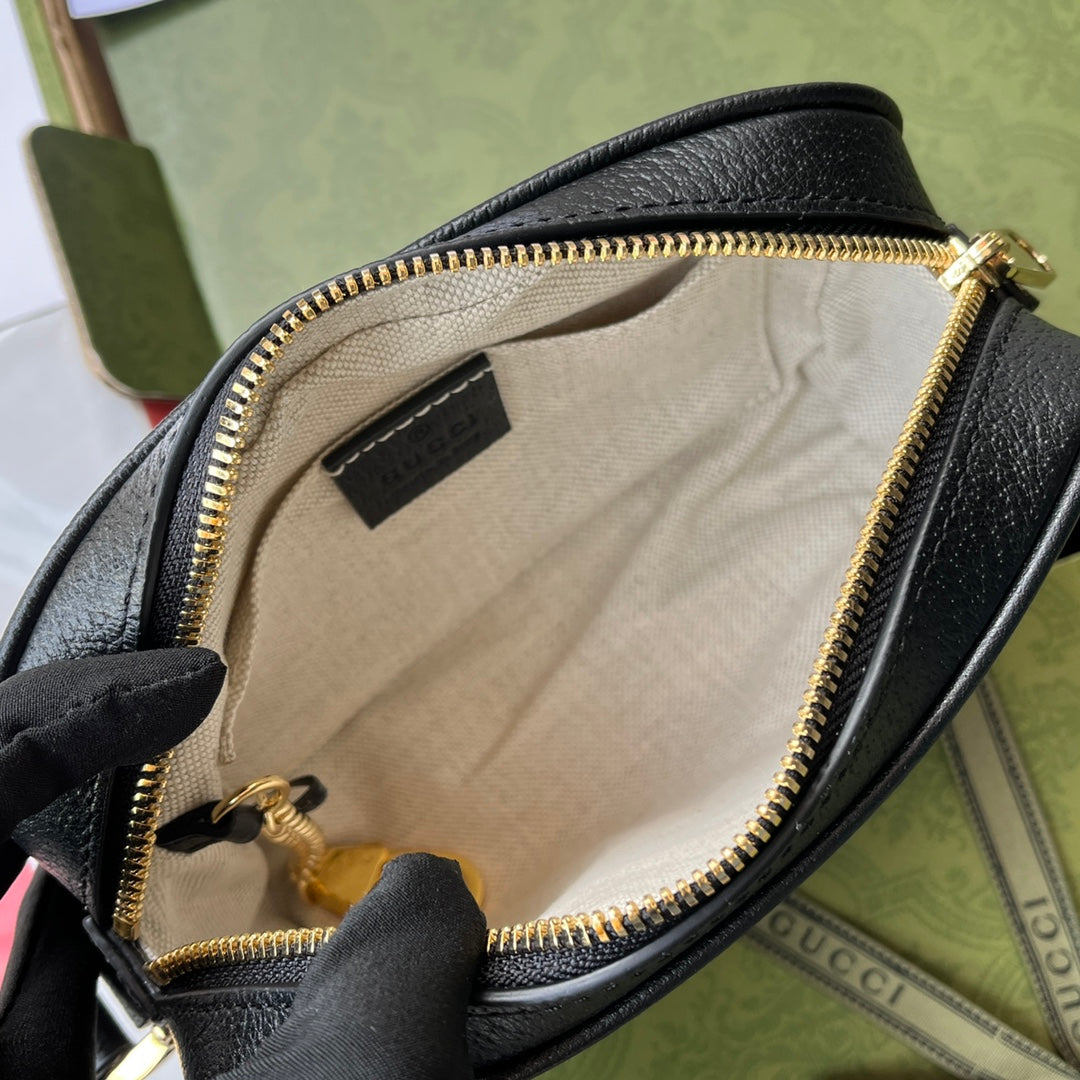 SAC À BANDOULIÈRE EN JEAN 17 NOIR AVEC BORDURE EN CUIR