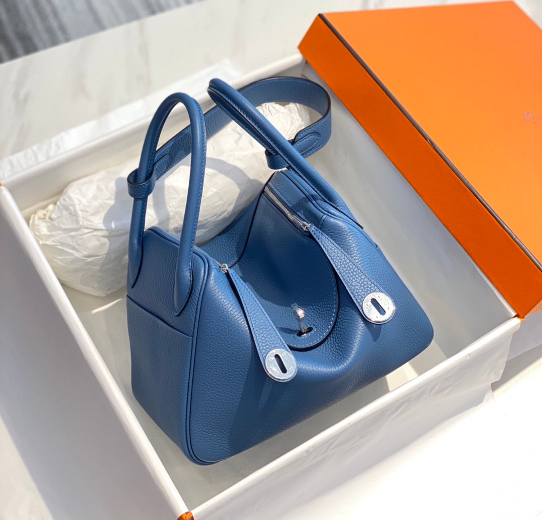 SAC HM LINDY 26 CUIR TAURILLON CLEMENCE AZUR