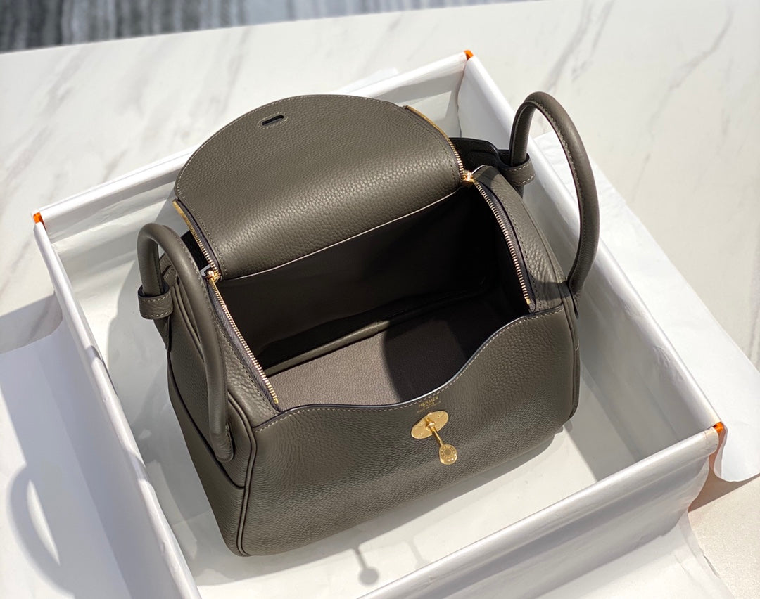 SAC HM LINDY 30 CUIR TAURILLON CLEMENCE OLIVE