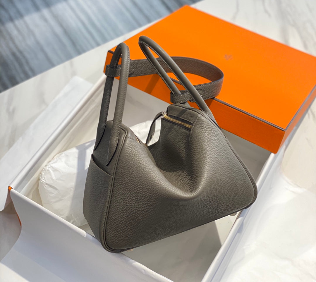 SAC HM LINDY 30 CUIR TAURILLON CLEMENCE OLIVE