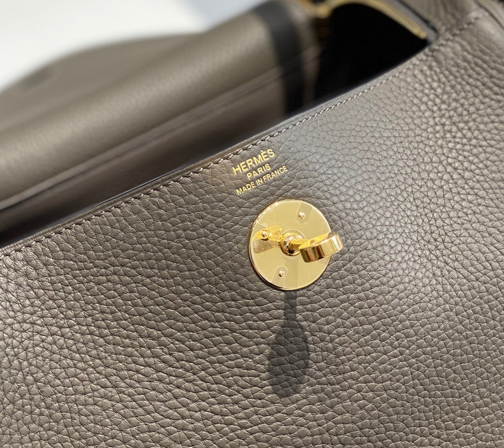 SAC HM LINDY 30 CUIR TAURILLON CLEMENCE OLIVE