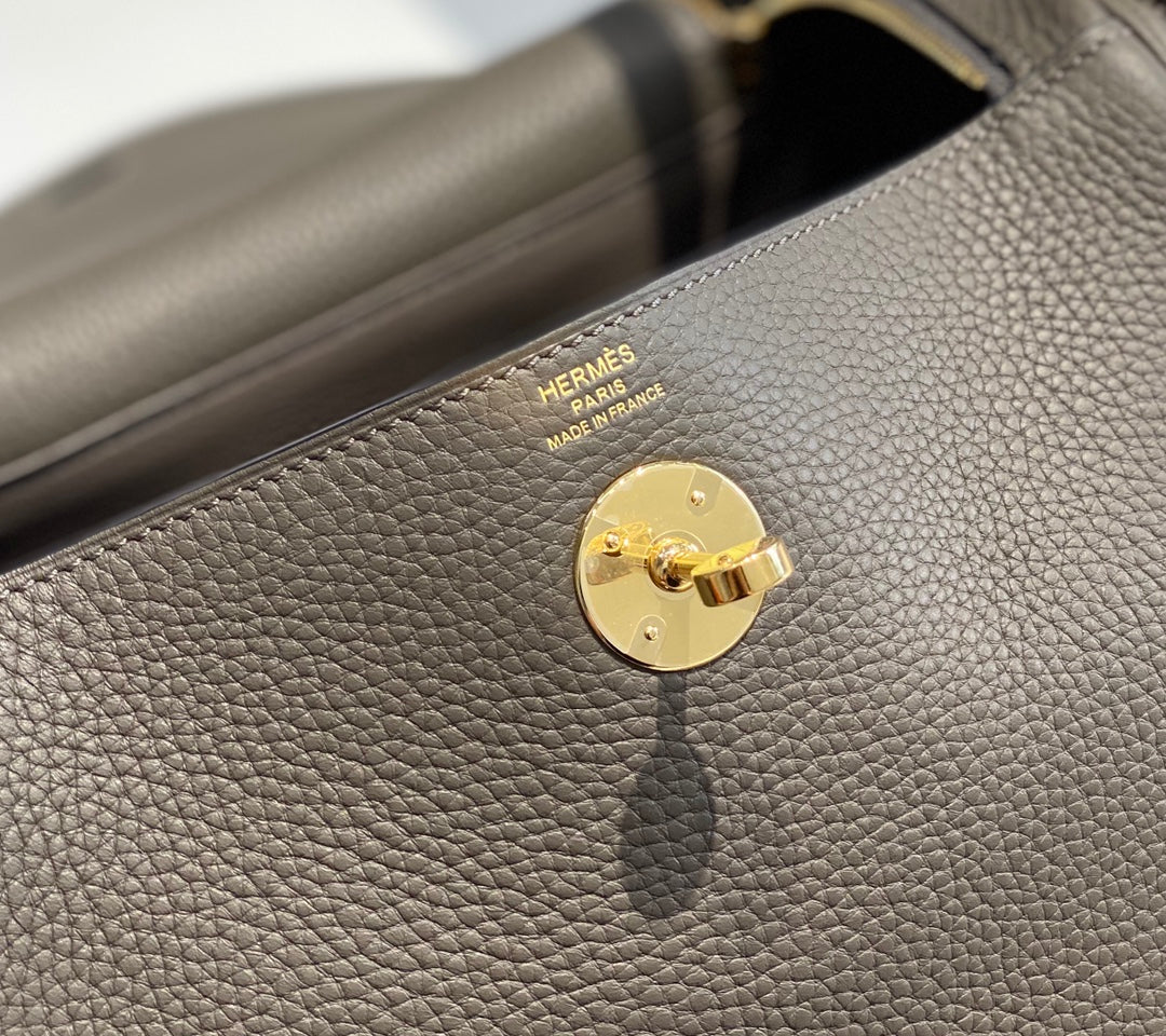 SAC HM LINDY 30 CUIR TAURILLON CLEMENCE OLIVE