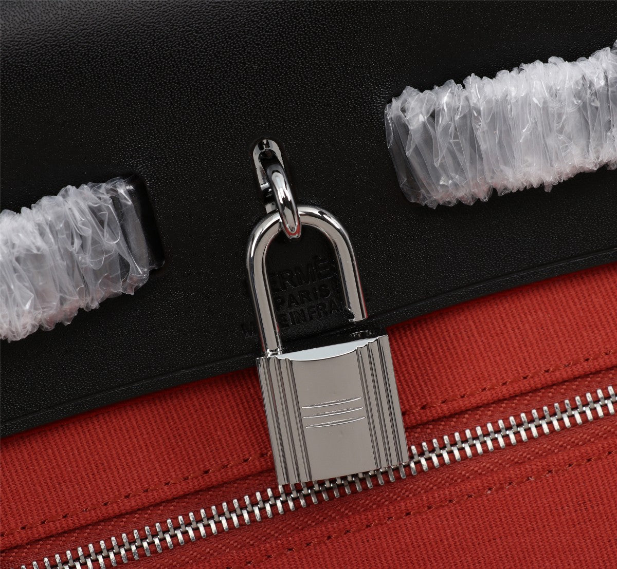 HM HERBAG ZIP 31 TOILE ROUGE ET NOIRE