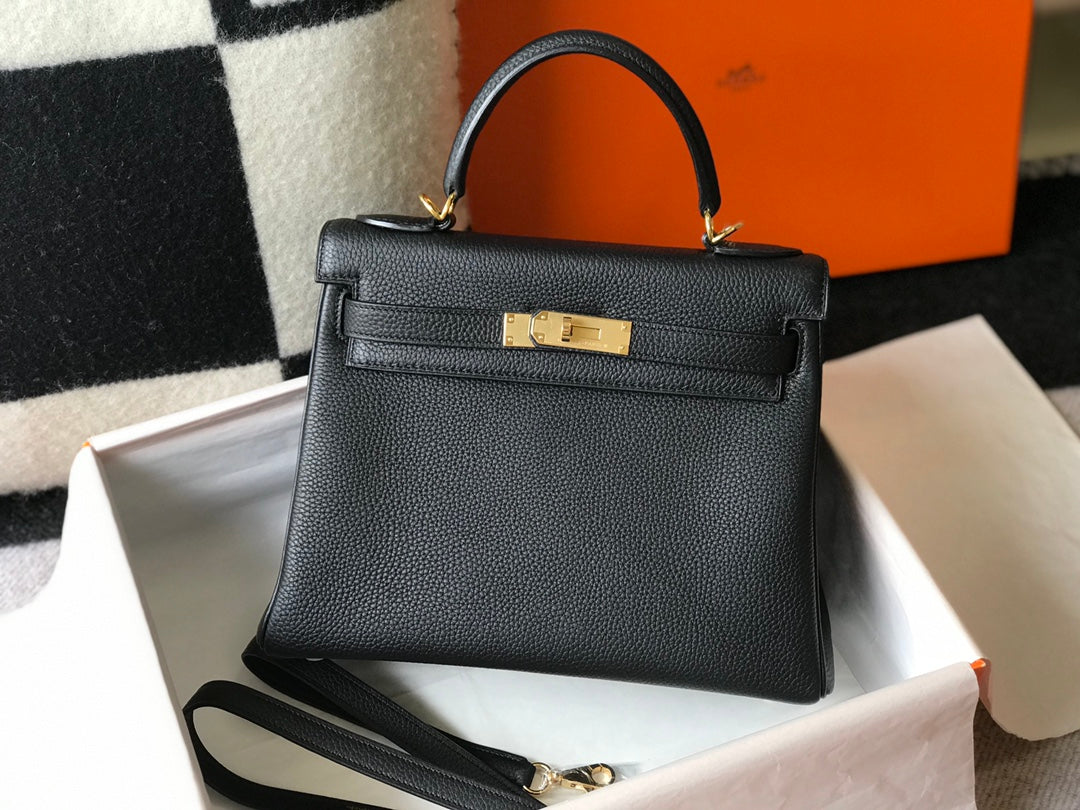 SAC HM KELLY 32 CM EN TOGO NOIR QUINCAILLERIE OR