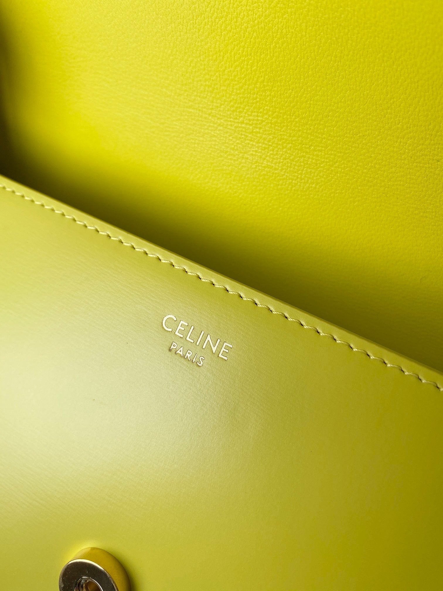SAC SOUS-AISSELLE 20 CHAÎNES EN CUIR DE VEAU JAUNE CHARTREUSE