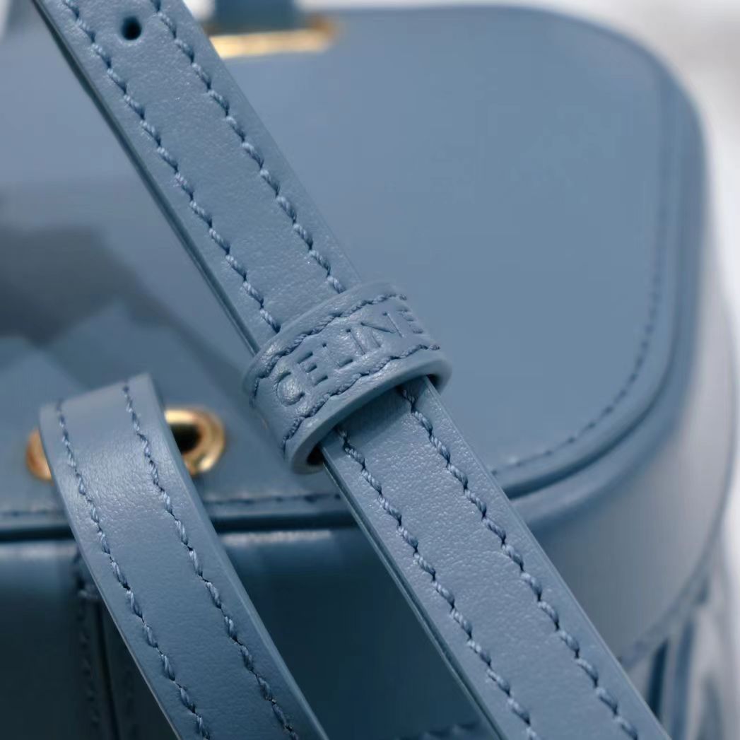 SAC BANDOULIÈRE SQUARE BOX 11 CUIR DE VEAU BLEU AZUR