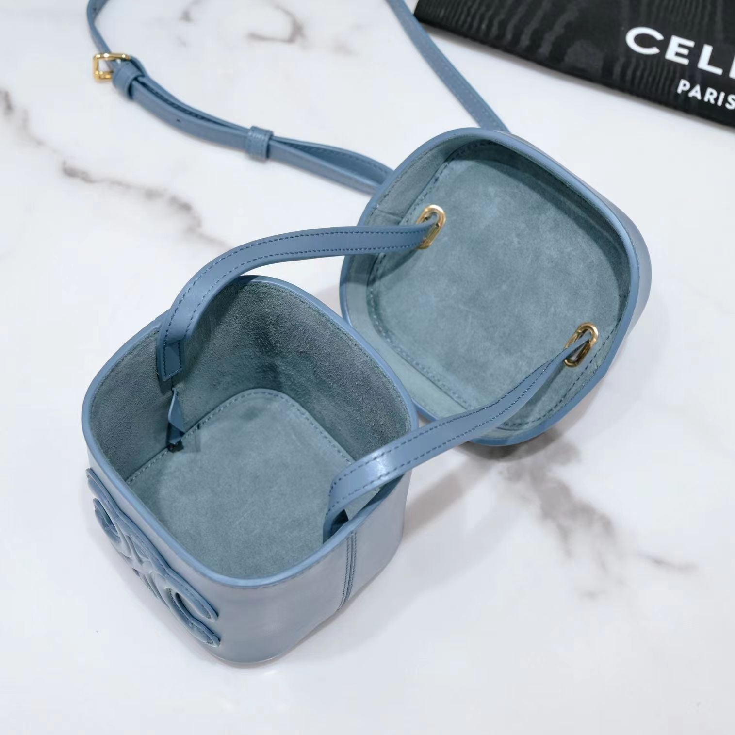 SAC BANDOULIÈRE SQUARE BOX 11 CUIR DE VEAU BLEU AZUR