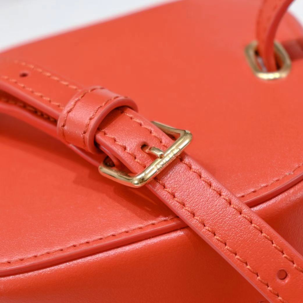 SAC BANDOULIÈRE SQUARE BOX 11 CUIR DE VEAU ORANGE FEU