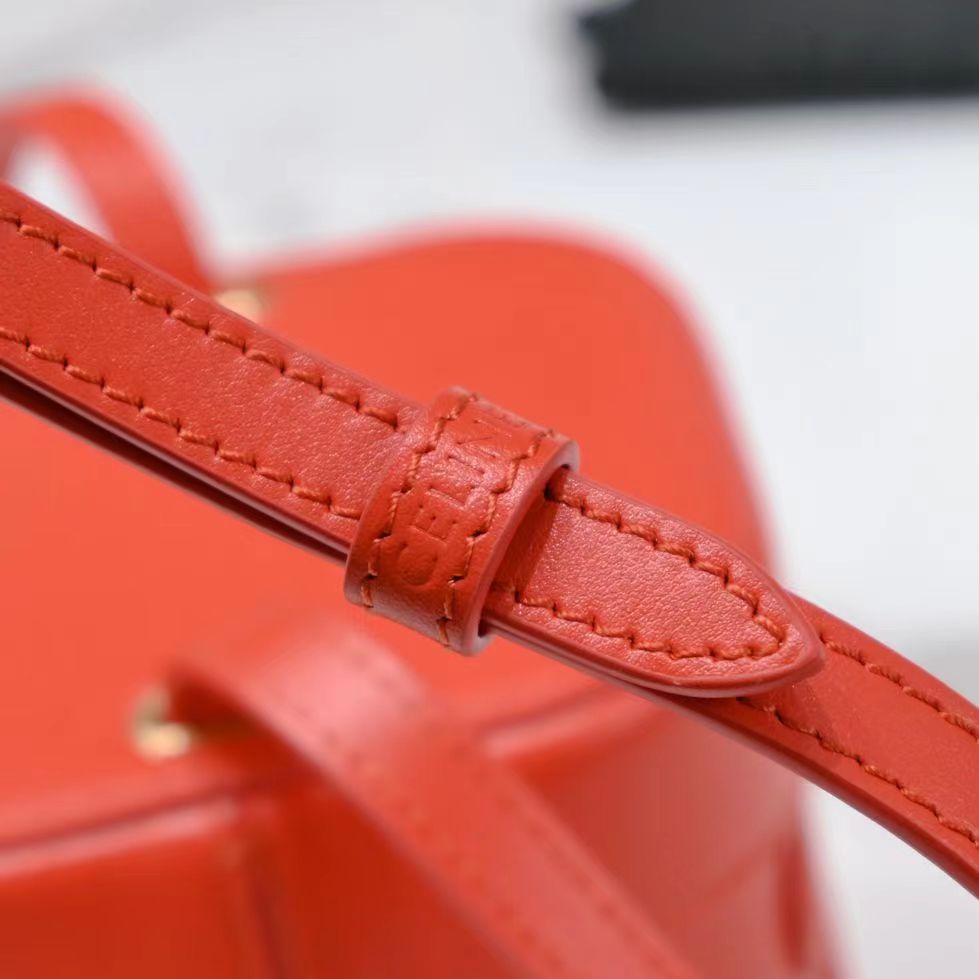 SAC BANDOULIÈRE SQUARE BOX 11 CUIR DE VEAU ORANGE FEU