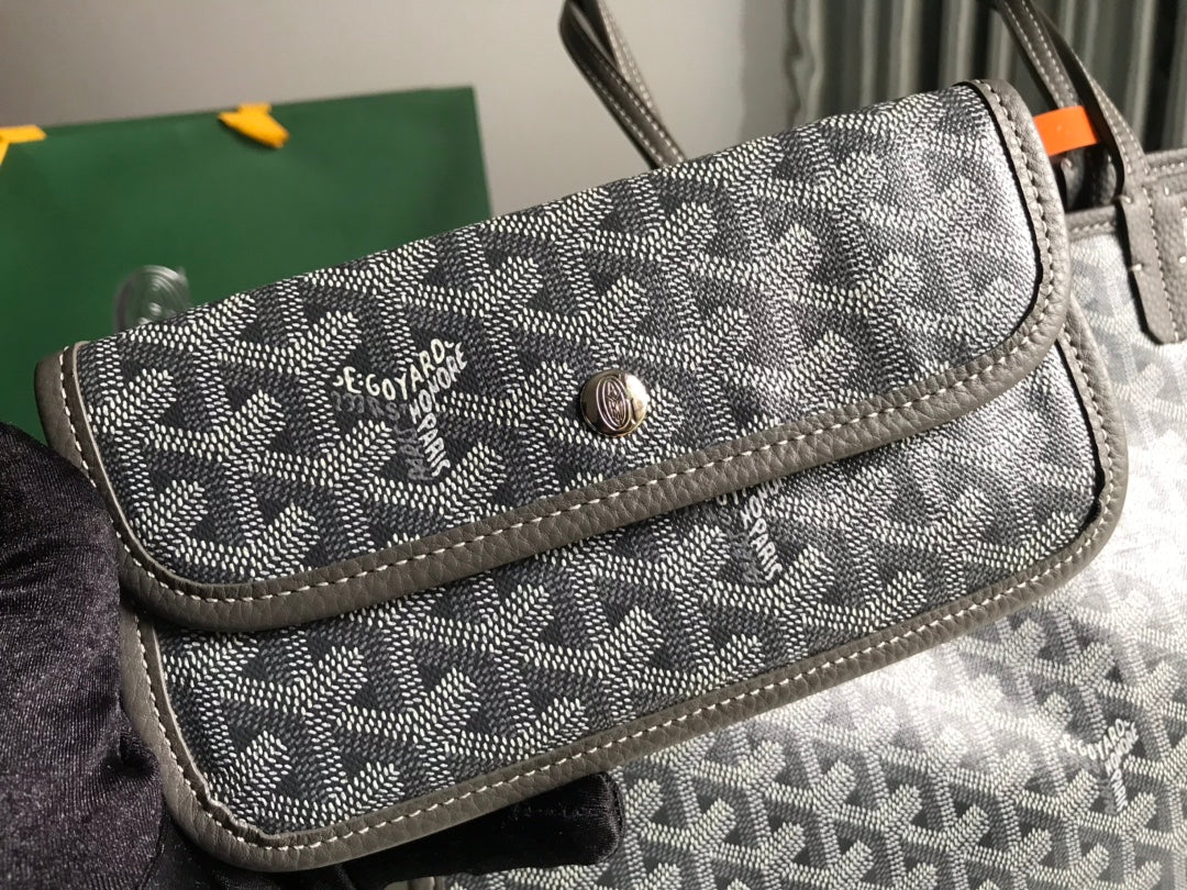 SAC HARDY PM 40 EN TOILE GOYARDINE GRISE ET GARNITURES EN CUIR TAURILLON