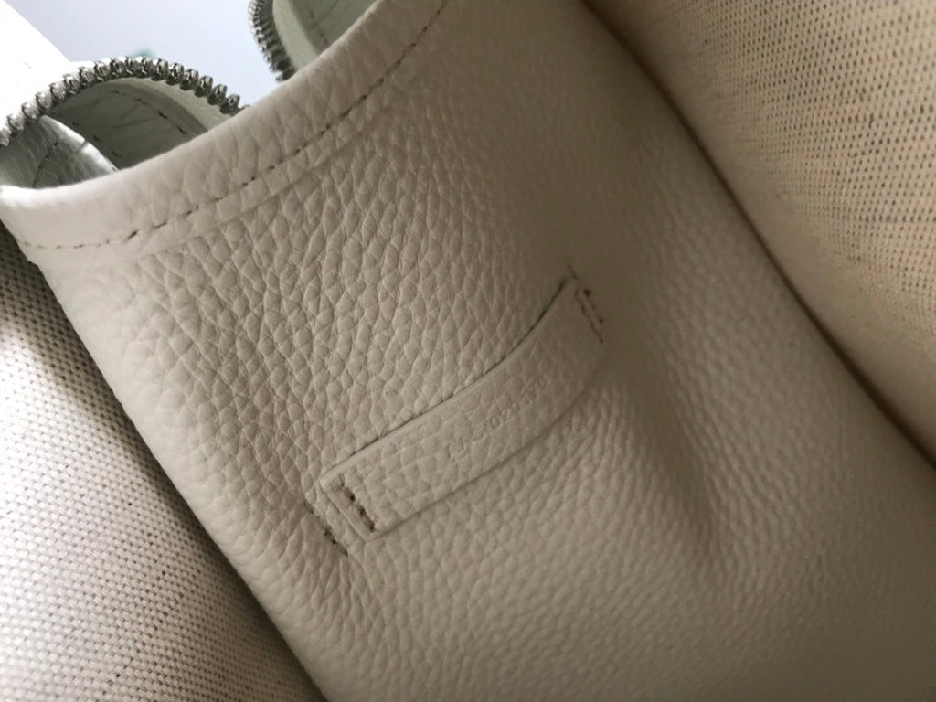 SAC HARDY PM 40 EN TOILE GOYARDINE BLANCHE ET GARNITURES EN CUIR TAURILLON