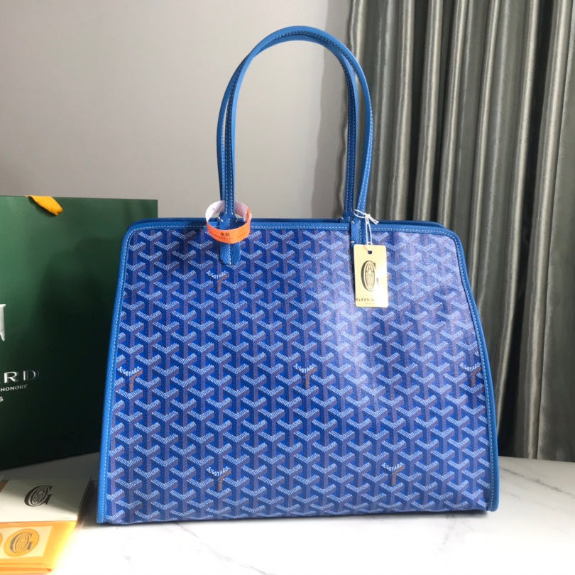 SAC HARDY PM 40 EN TOILE GOYARDINE BLEU CIEL ET GARNITURES EN CUIR TAURILLON