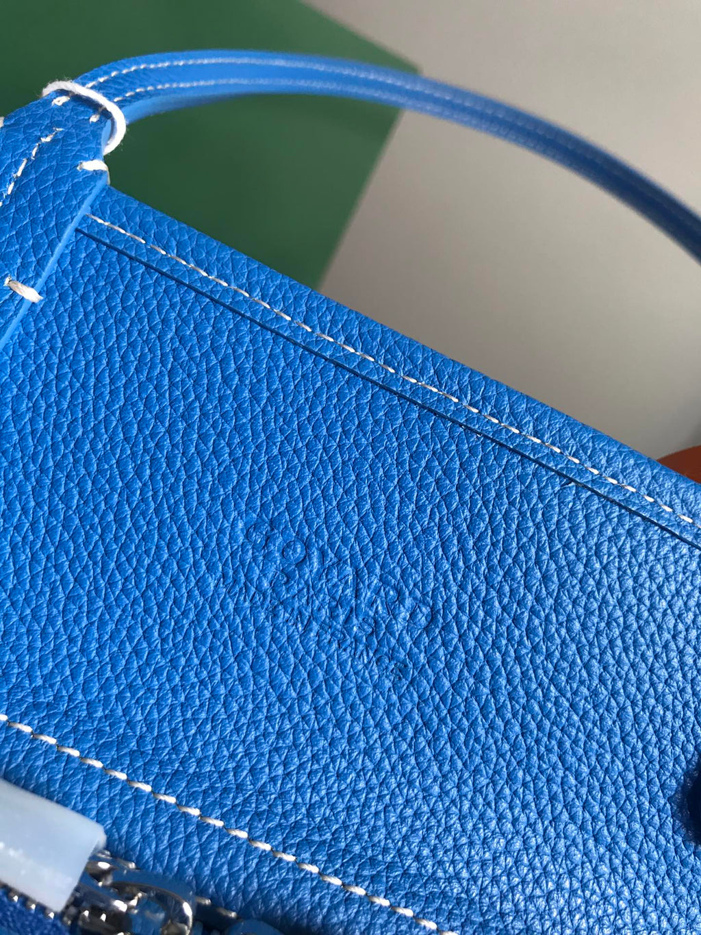 SAC HARDY PM 40 EN TOILE GOYARDINE BLEU CIEL ET GARNITURES EN CUIR TAURILLON