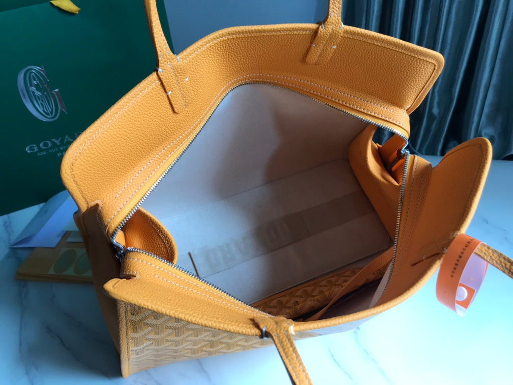 SAC HARDY PM 40 EN TOILE GOYARDINE JAUNE ET GARNITURES EN CUIR TAURILLON