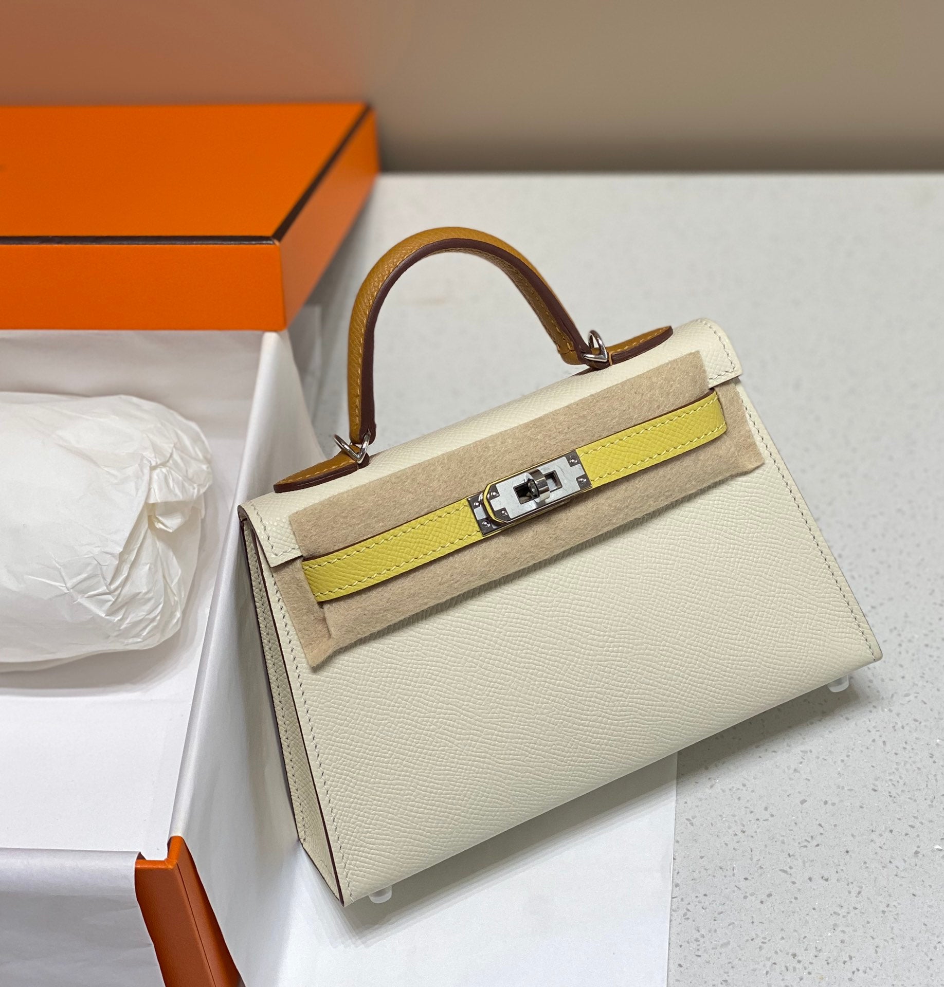HM ミニ ケリー 19cm クリームイエロー エプソム シルバー金具