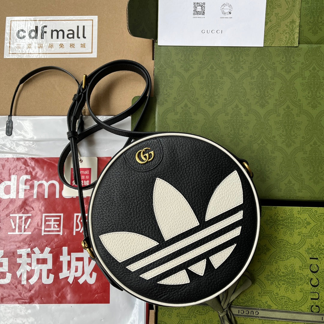 GGXADIDAS OPHIDIA SHOULDER BAG 22 IN BLACK AND WHITE CALFSKIN