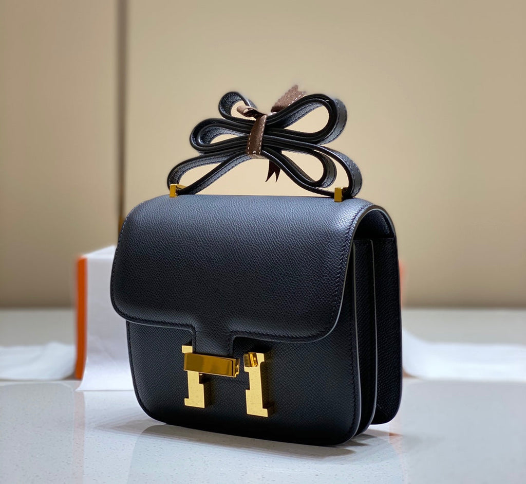 CONSTANCE 24 CUIR EPSOM NOIR QUINCAILLERIE DORÉ