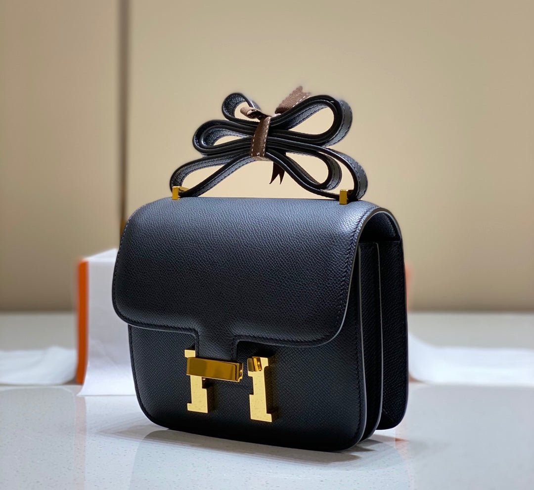 CONSTANCE 24 CUIR EPSOM NOIR QUINCAILLERIE DORÉ