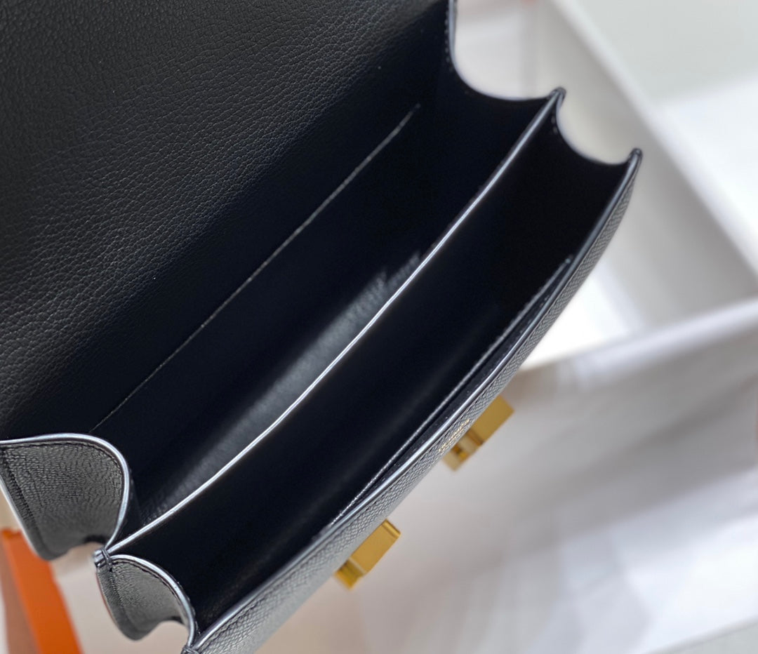 CONSTANCE 24 CUIR EPSOM NOIR QUINCAILLERIE DORÉ