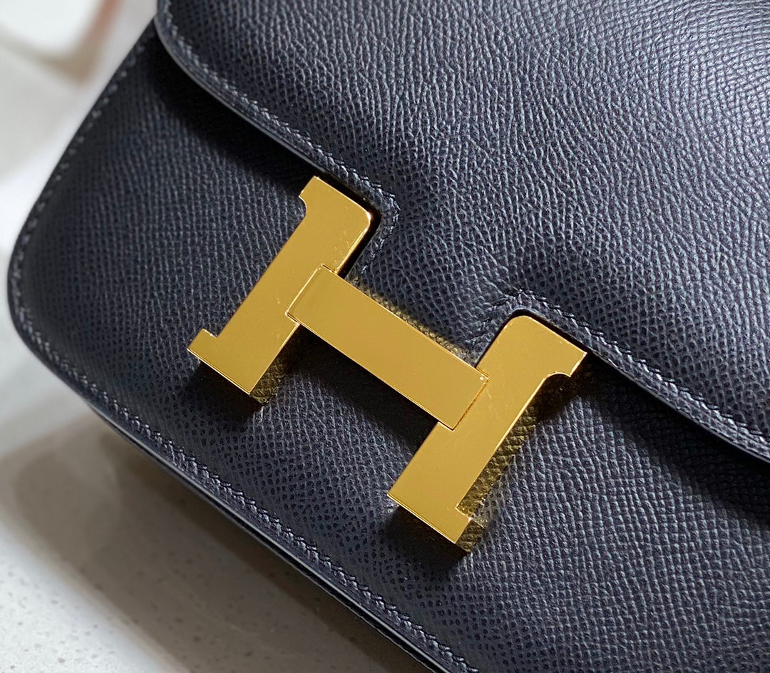CONSTANCE 24 CUIR EPSOM NOIR QUINCAILLERIE DORÉ