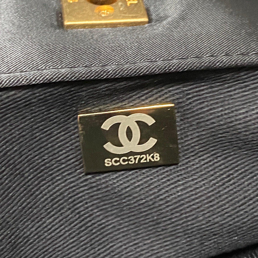 SAC CABAS 44 EN NYLON NOIR QUINCAILLERIE DORÉ 
