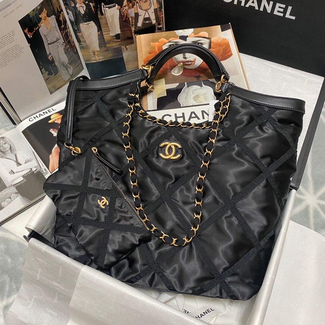 SAC CABAS 44 EN NYLON NOIR QUINCAILLERIE DORÉ 