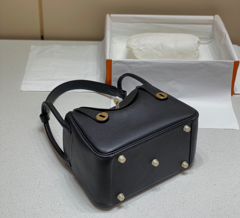 SAC HM LINDY 30 EN CUIR TAURILLON NOIR CLEMENCE