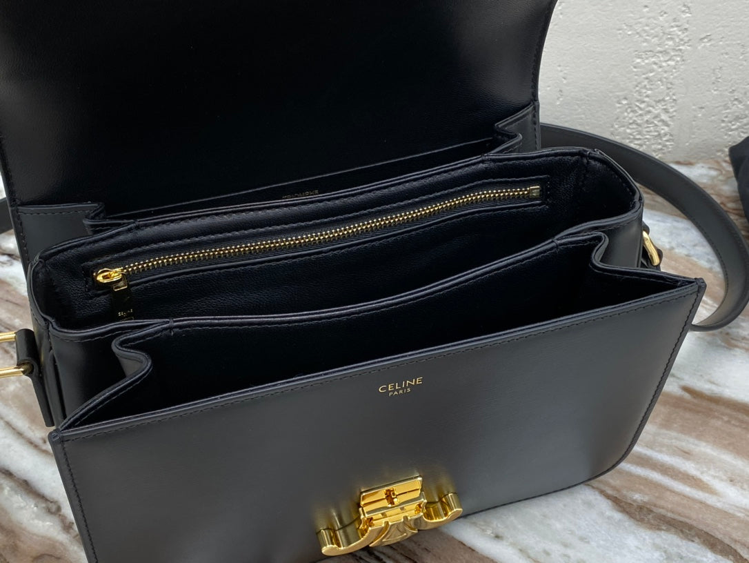 CLASSIQUE TRIOMPHE 22 CUIR DE VEAU NOIR QUINCAILLERIE OR