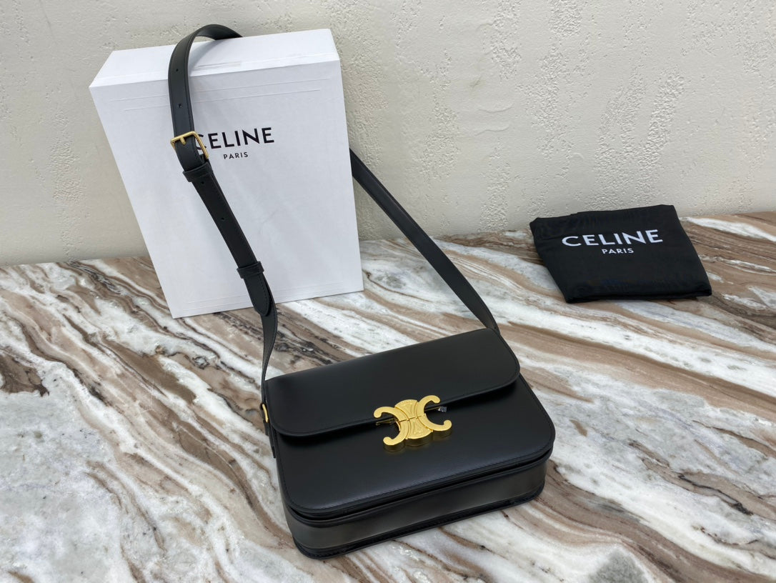 CLASSIQUE TRIOMPHE 22 CUIR DE VEAU NOIR QUINCAILLERIE OR