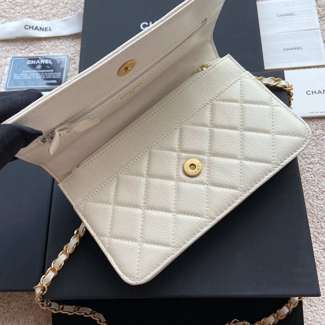 Sac à main CC WOC 20 cm avec poignée supérieure en cuir de veau grainé blanc et quincaillerie dorée