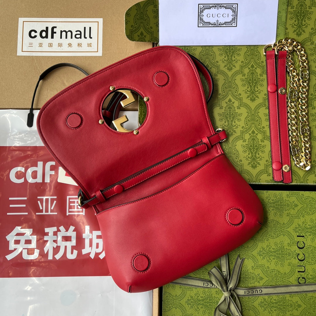 SAC BANDOULIÈRE BLONDIE 28 EN CUIR D'AGNEAU ROUGE QUINCAILLERIE DORÉ