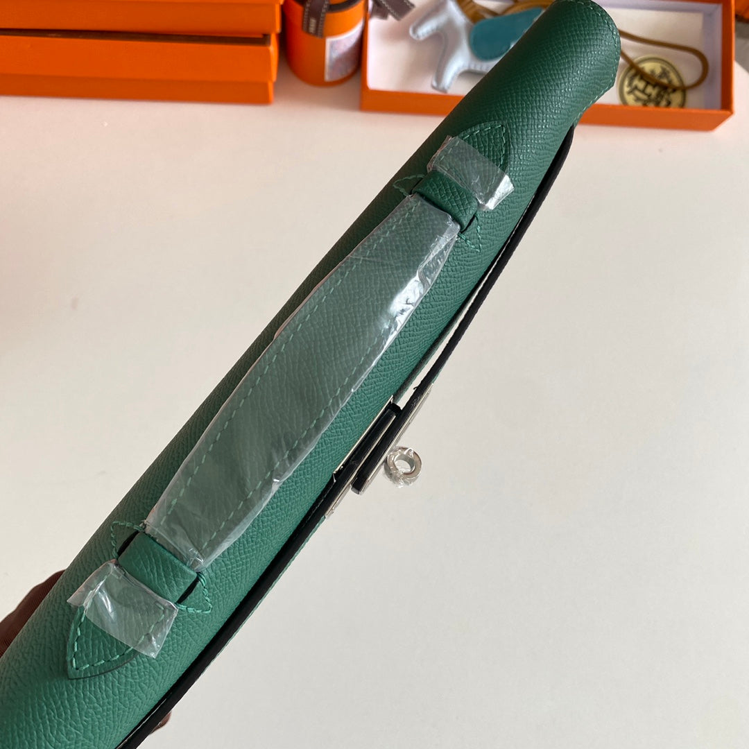 HM KELLY CUT 31 KAITOKE CUIR EPSOM VERT QUINCAILLERIE ARGENTÉE 229041