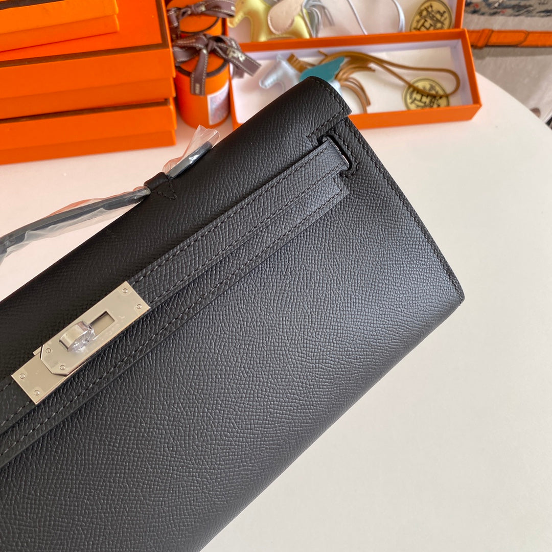 HM KELLY CUT 31 CUIR EPSOM NOIR QUINCAILLERIE ARGENTÉE 229059
