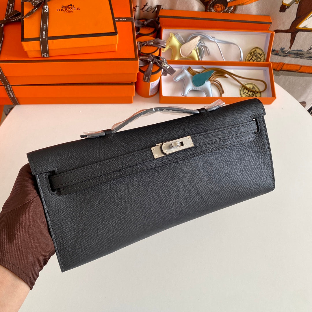 HM KELLY CUT 31 CUIR EPSOM NOIR QUINCAILLERIE ARGENTÉE 229059