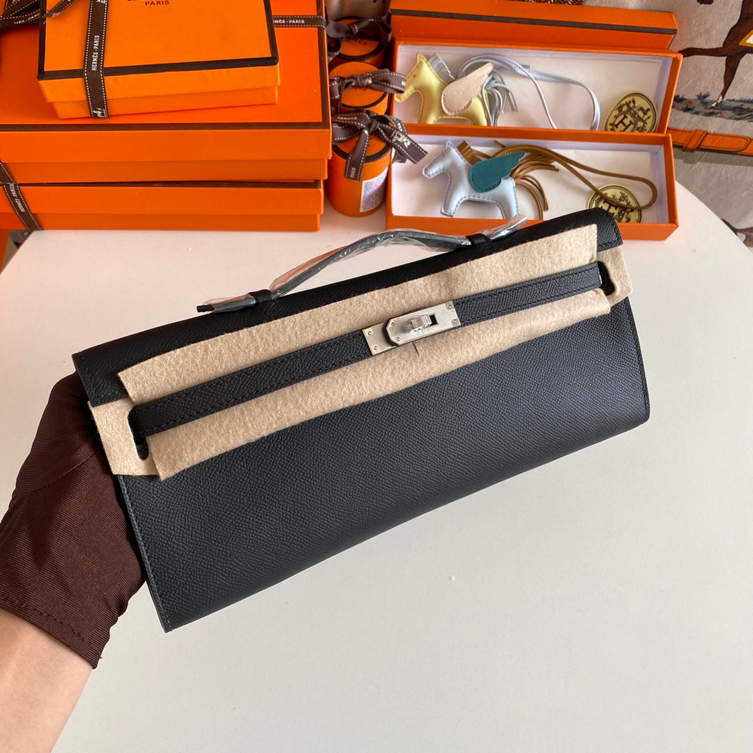 HM KELLY CUT 31 CUIR EPSOM NOIR QUINCAILLERIE ARGENTÉE 229059