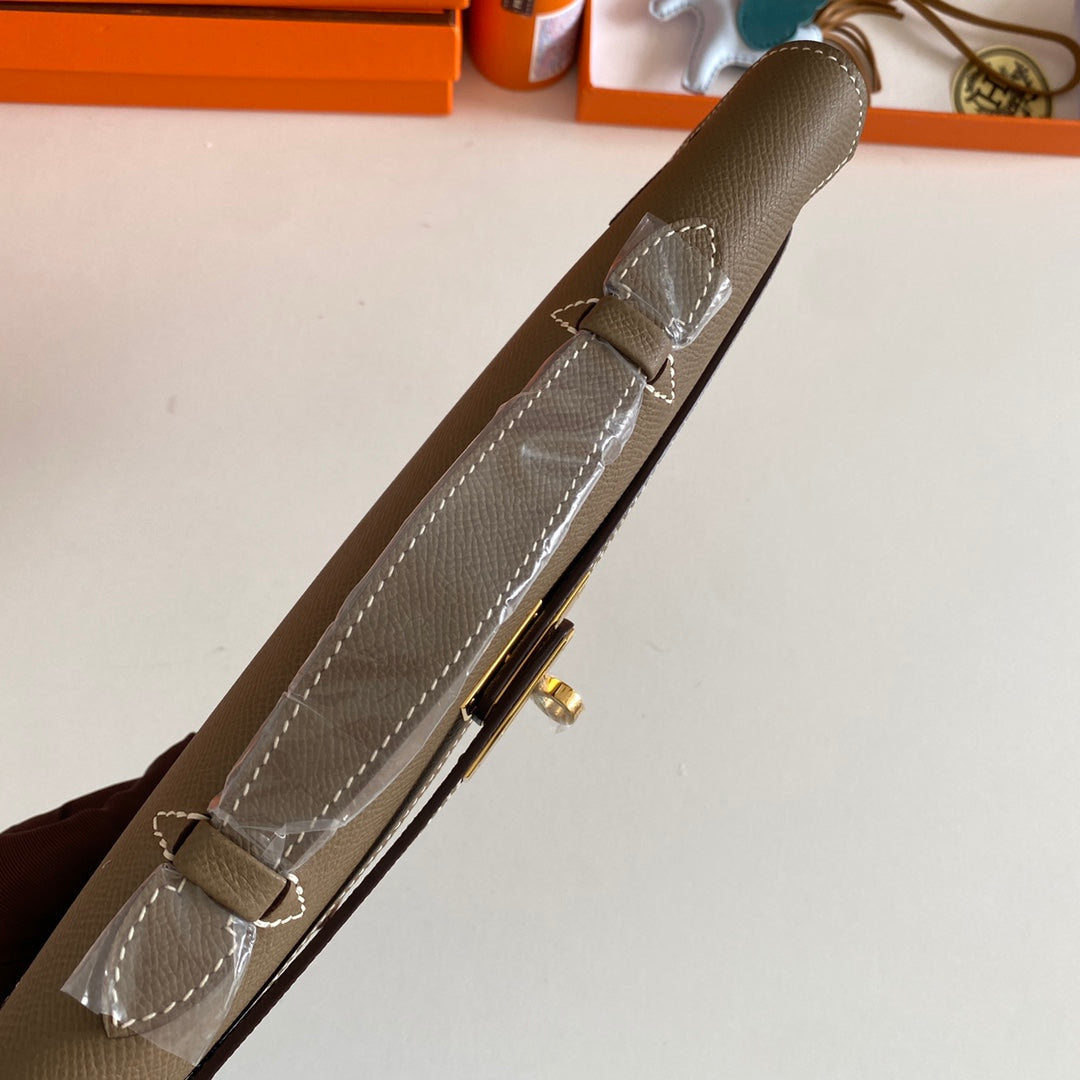 HM KELLY CUT 31 CUIR EPSOM ÉTOUPE QUINCAILLERIE DORÉ 229054