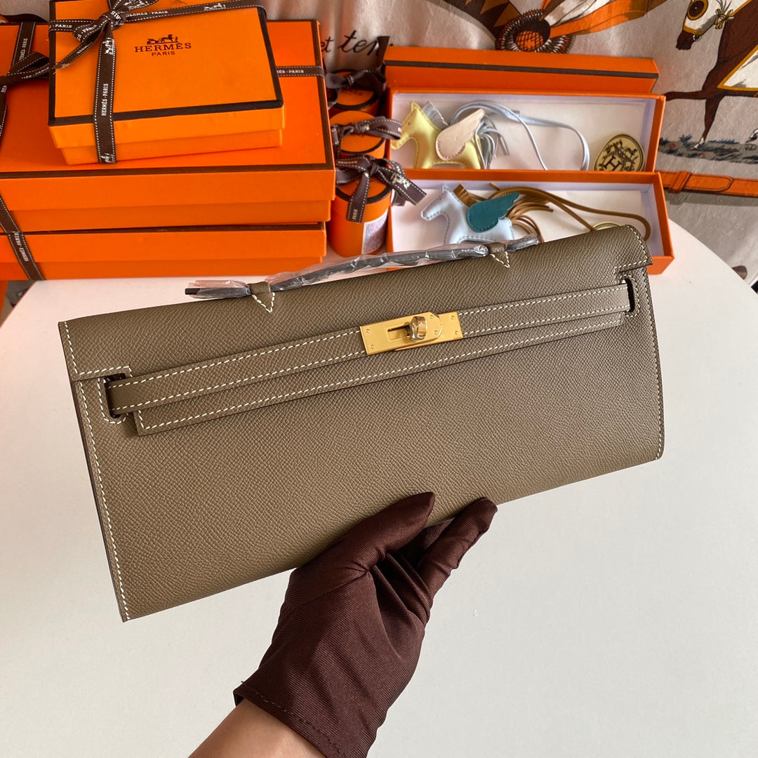HM KELLY CUT 31 CUIR EPSOM ÉTOUPE QUINCAILLERIE DORÉ 229054
