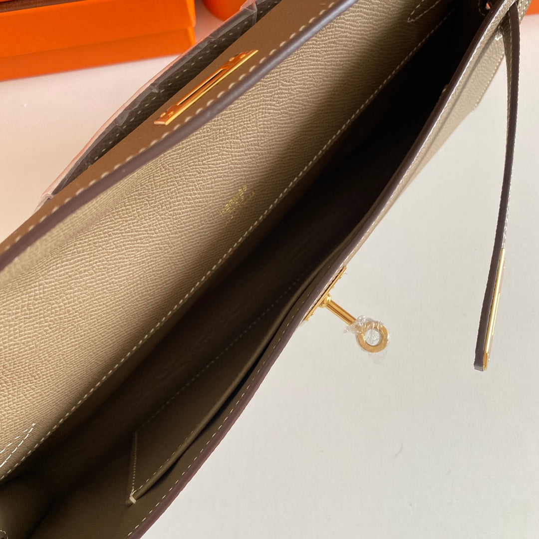 HM KELLY CUT 31 CUIR EPSOM ÉTOUPE QUINCAILLERIE DORÉ 229054