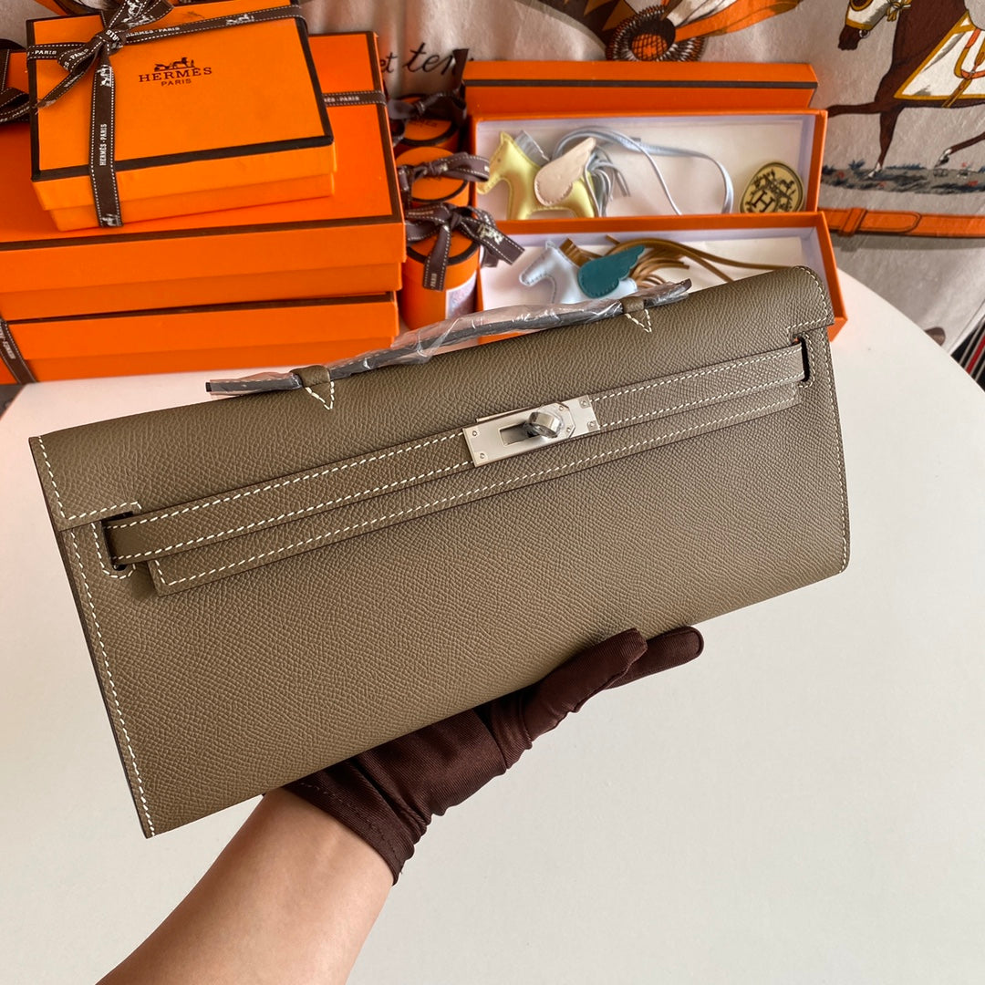 HM KELLY CUT 31 CUIR EPSOM ÉTOUPE QUINCAILLERIE ARGENTÉE 229055