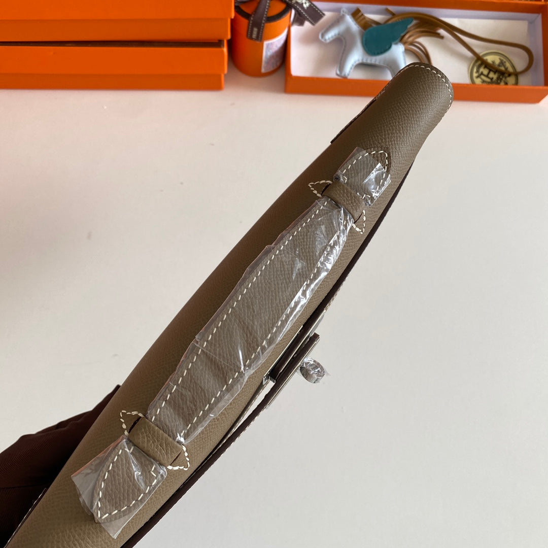 HM KELLY CUT 31 CUIR EPSOM ÉTOUPE QUINCAILLERIE ARGENTÉE 229055