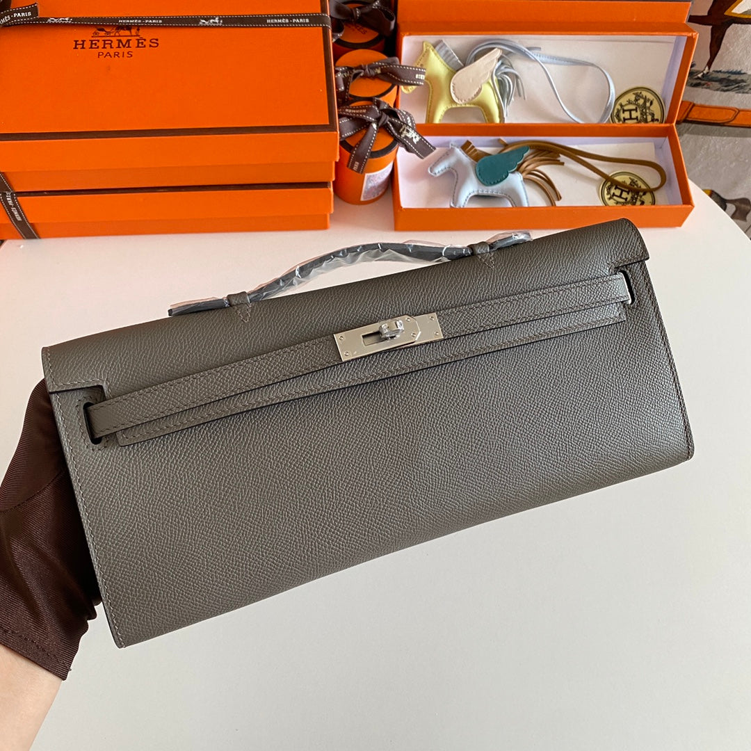 HM KELLY CUT 31 CUIR EPSOM GRIS FOSSILE QUINCAILLERIE ARGENTÉE 229053