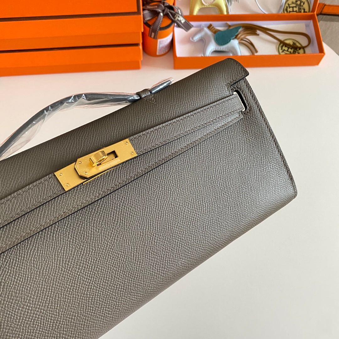 HM KELLY CUT 31 CUIR EPSOM GRIS FOSSILE QUINCAILLERIE DORÉ 229052