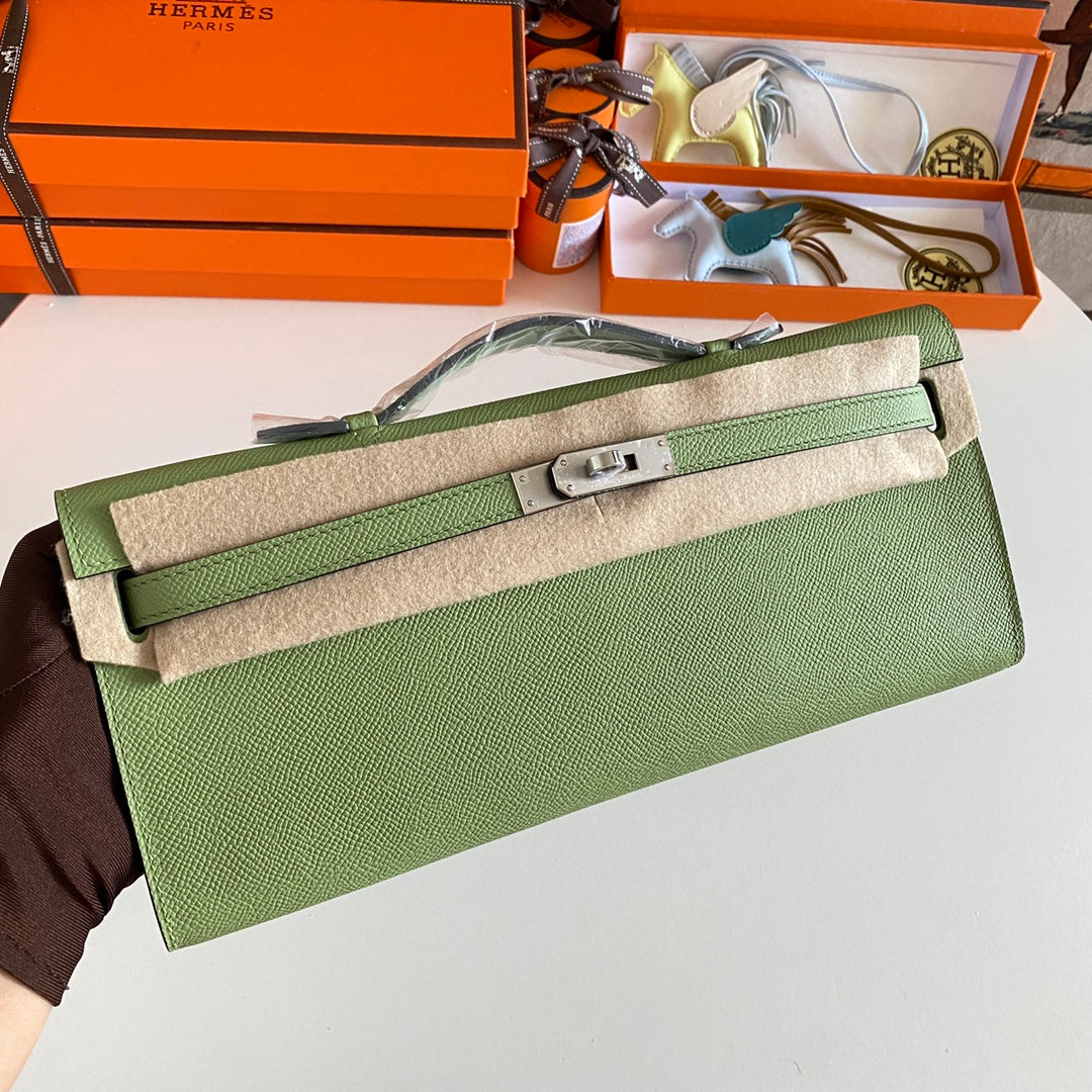 HM KELLY CUT 31 CUIR EPSOM VERT OLIVE QUINCAILLERIE ARGENTÉE 229044